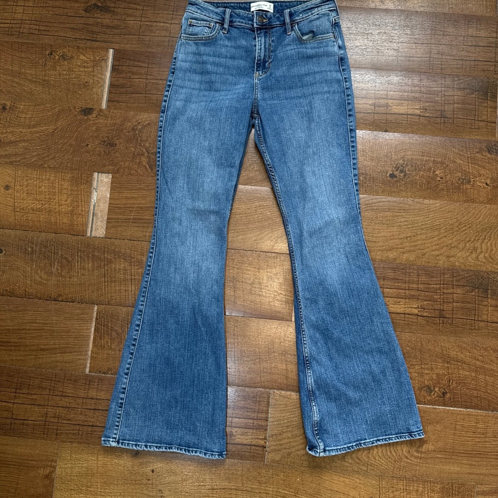 Abercrombie & Fitch The Flare Jeans 28/6R Blue Ultra High Rise Medium Wash